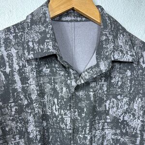 Lululemon Men's Airing Easy Pattern Shirt
